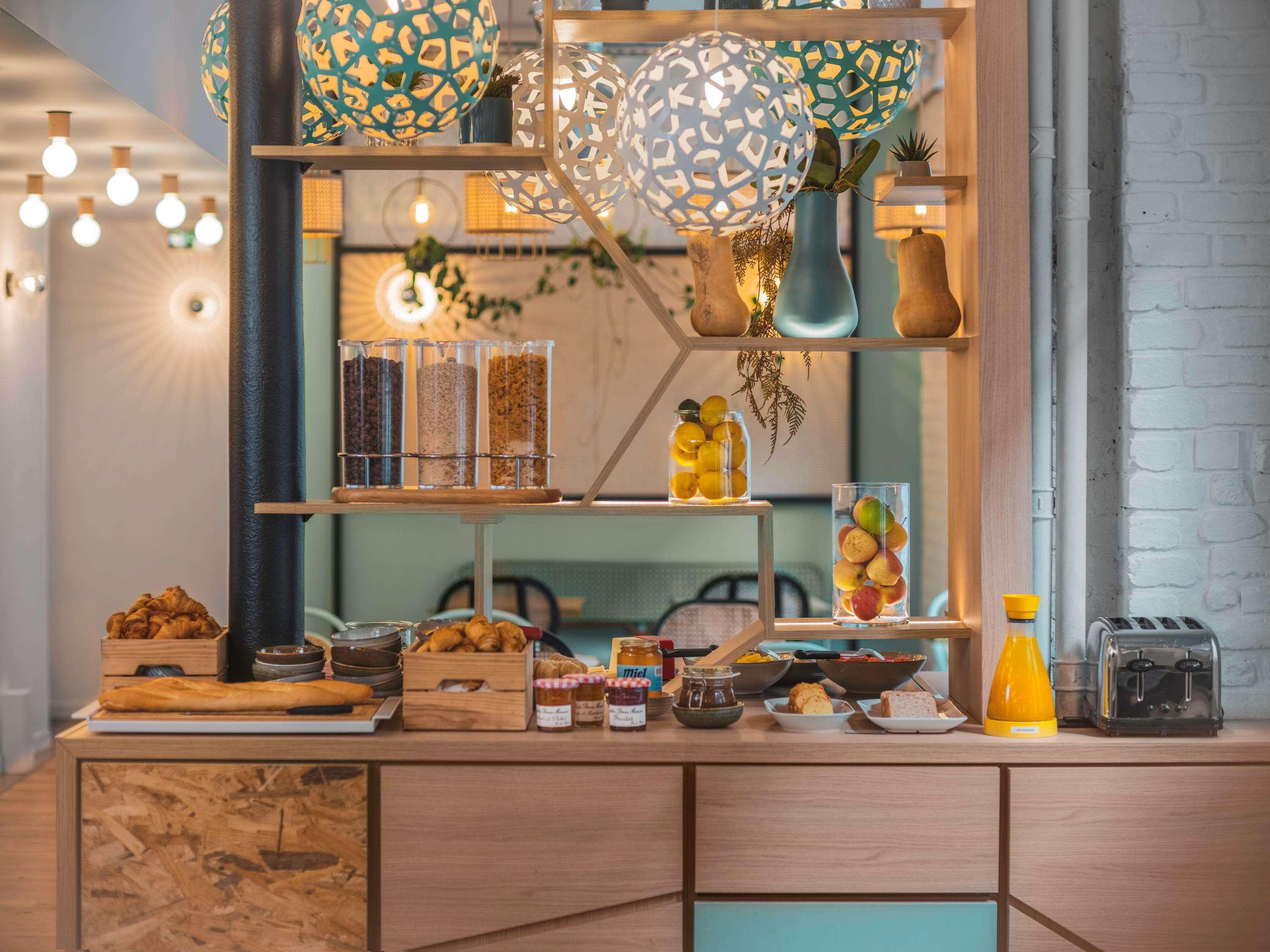 Ibis Styles Paris Montmartre Nord Hotel Bagian luar foto